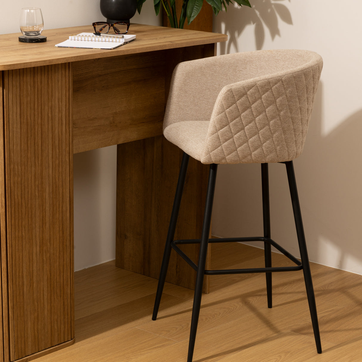 Scaun de bar Marlo, Textil