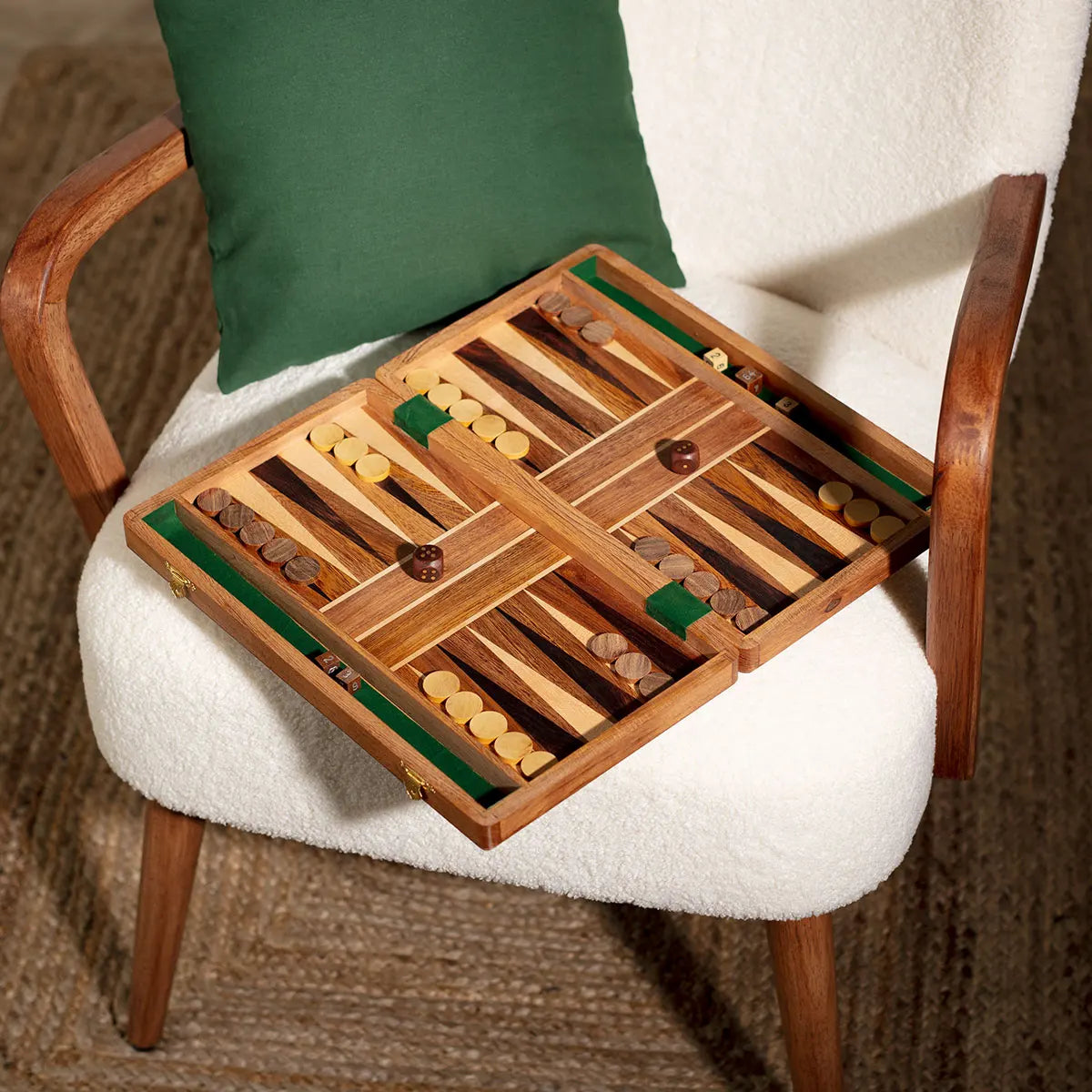 Atmosferă de joc de societate Table, Salcâm