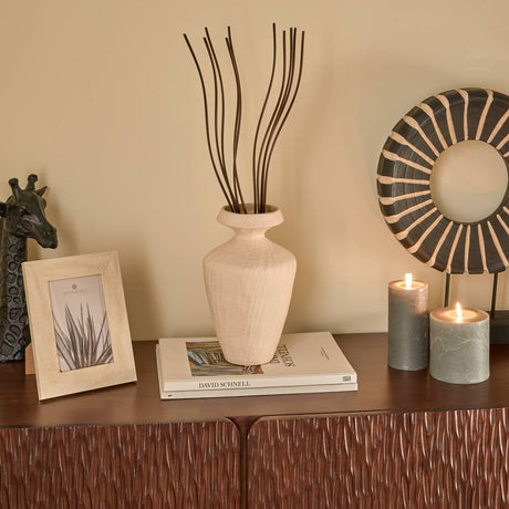 Nyer 2L Beige Lotus Fragrance Diffuser – lifestyle view 1