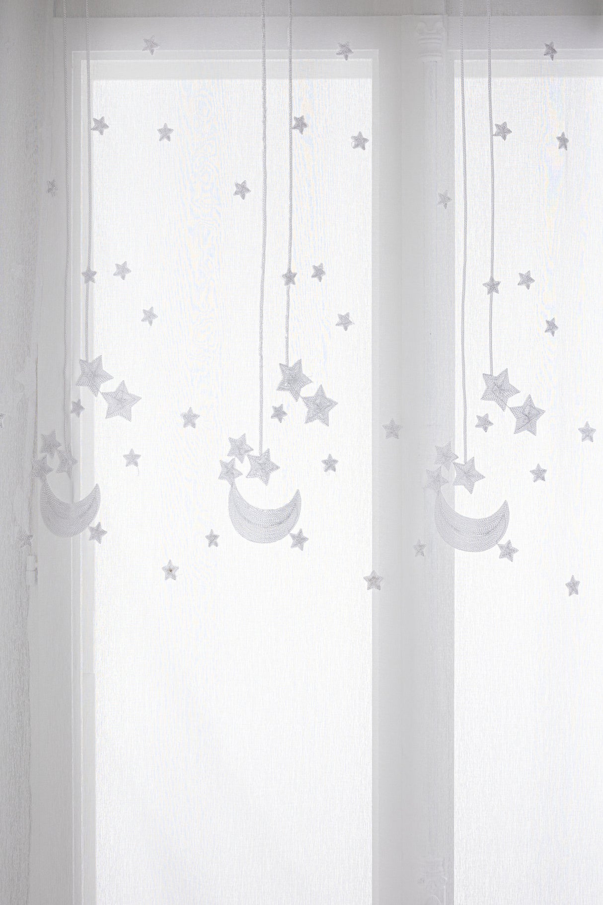 Perdea transparentă pentru copii Atmosphera cu stele brodate 140x240 cm, Alb