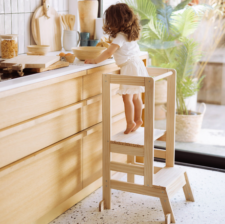 Turn de observație pentru copii cu atmosferă Montessori, Lea, Wood
