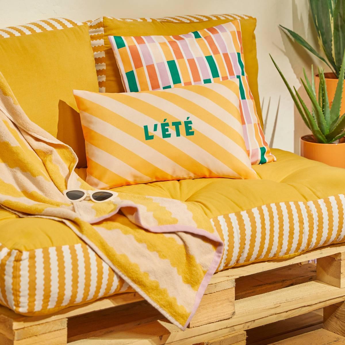 Poolside outdoor floor cushion 40x60x15cm yellow